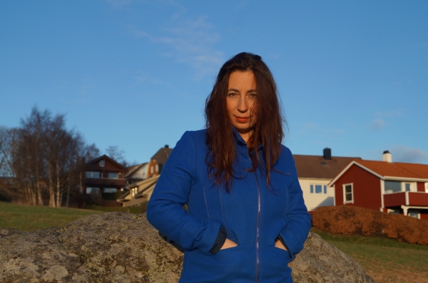 «Som flyktning i et nytt land føler du deg ikke frelst, men du føler urettferdighet,» sier Vesna Evans, som flyktet til Tsjekkia for 30 år siden.